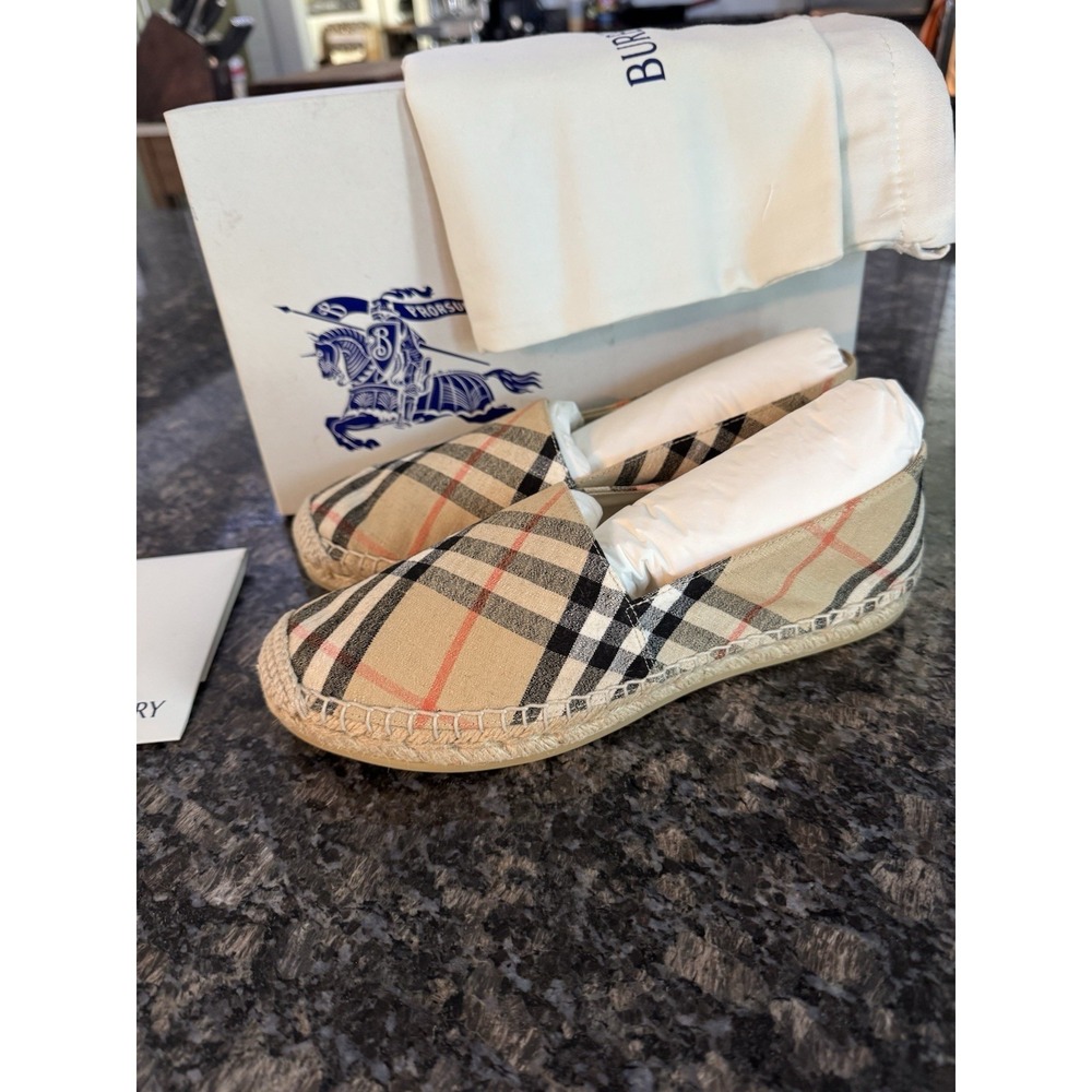 Burberry Check Mews Espadrilles NWB, Bag, Paperwork. Sz 38 7.5‎ Unisex Shoes - Picture 2 of 15